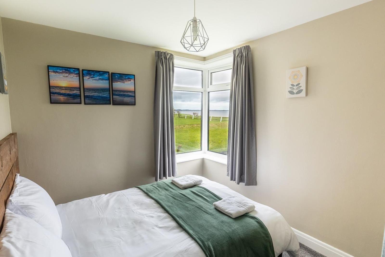 Beachfront Apartment - Ground Floor Apartment With Sea Views, Next To The Beach, Bridlington, North Yorkshire Bessingby Екстер'єр фото